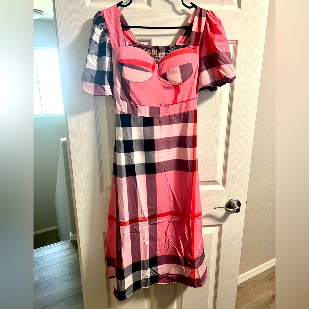 NWT Burberry pink nova check dress . Size xl . Stretch